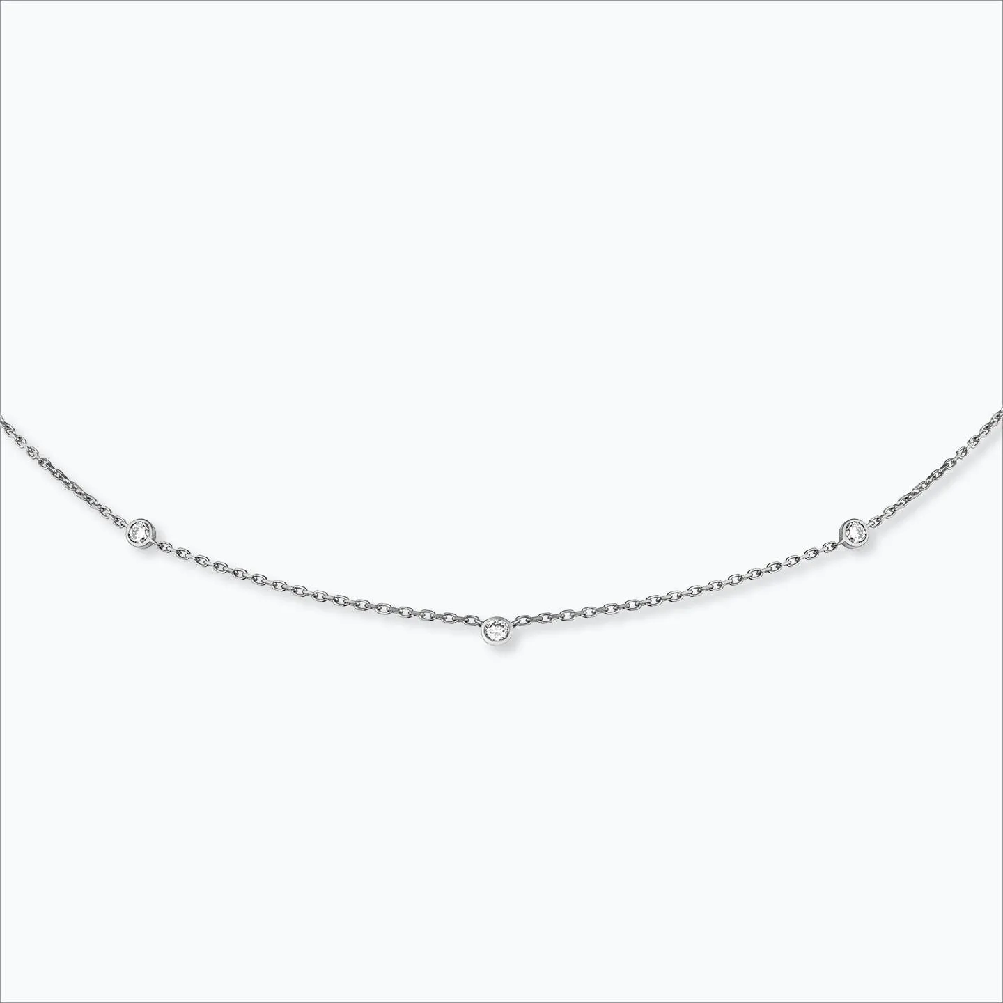 3 Stone 18K White Gold Necklace w. Diamond