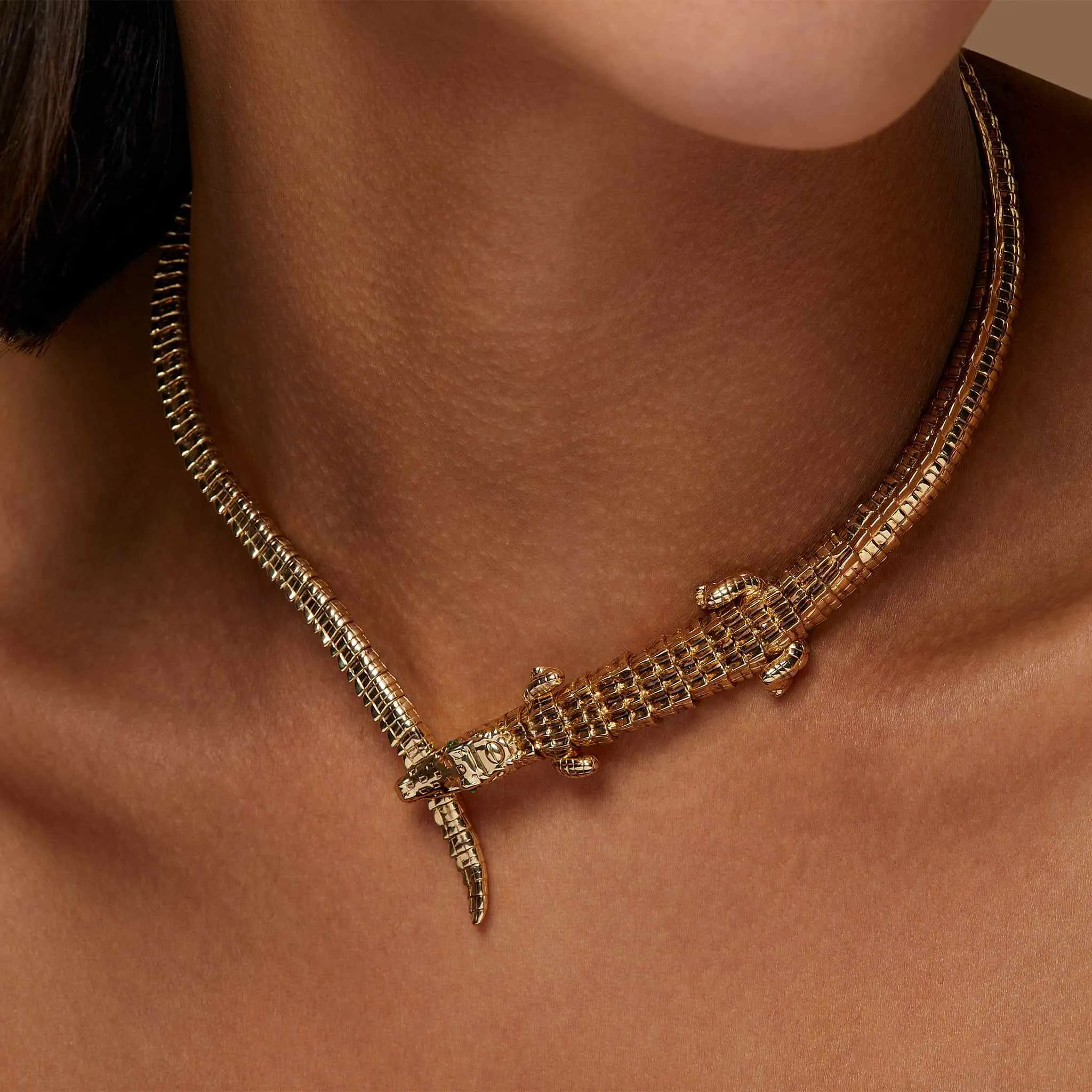 Alligator Wrap 18K Gold Necklace w. Tsavorite