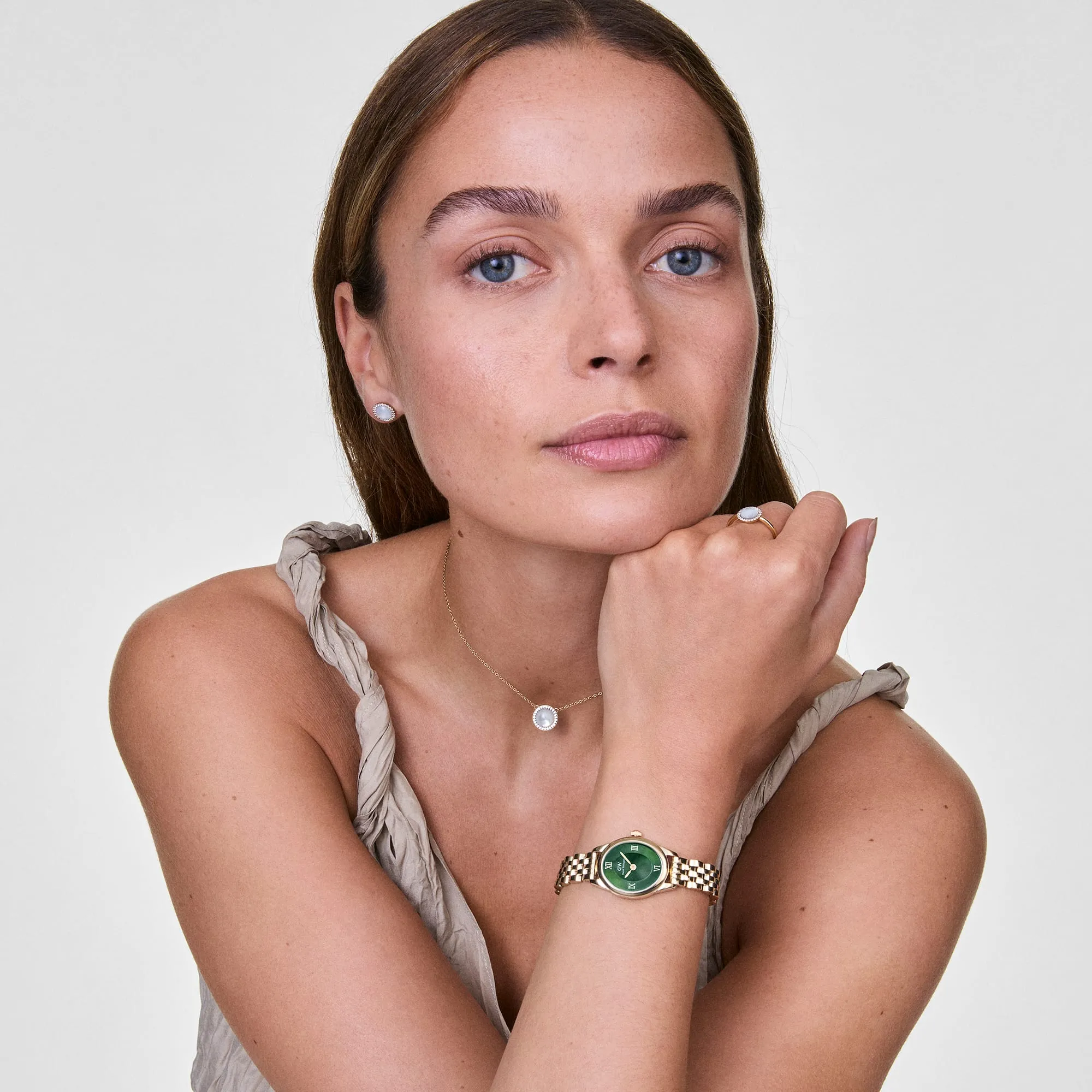 Audrey Necklace Mother of Pearl Gold Daniel Wellington