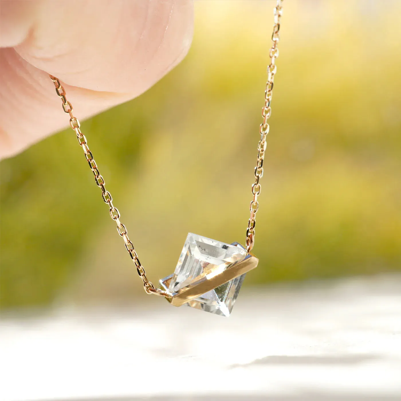 Band 10K Gold Necklace w. White Quartz