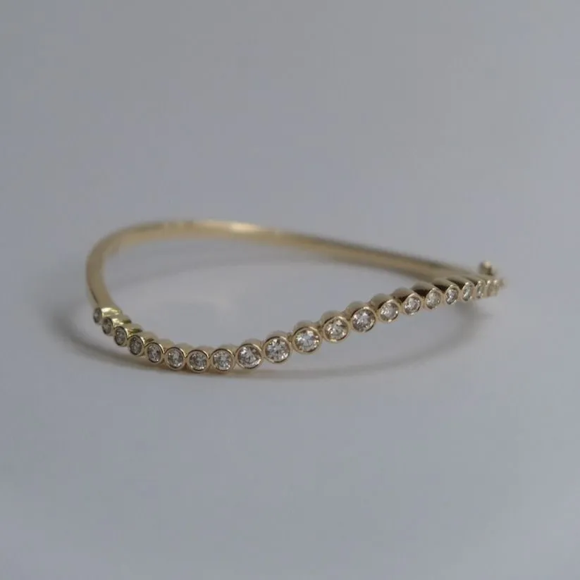 Cara 14K Gold Bangle w. Diamonds