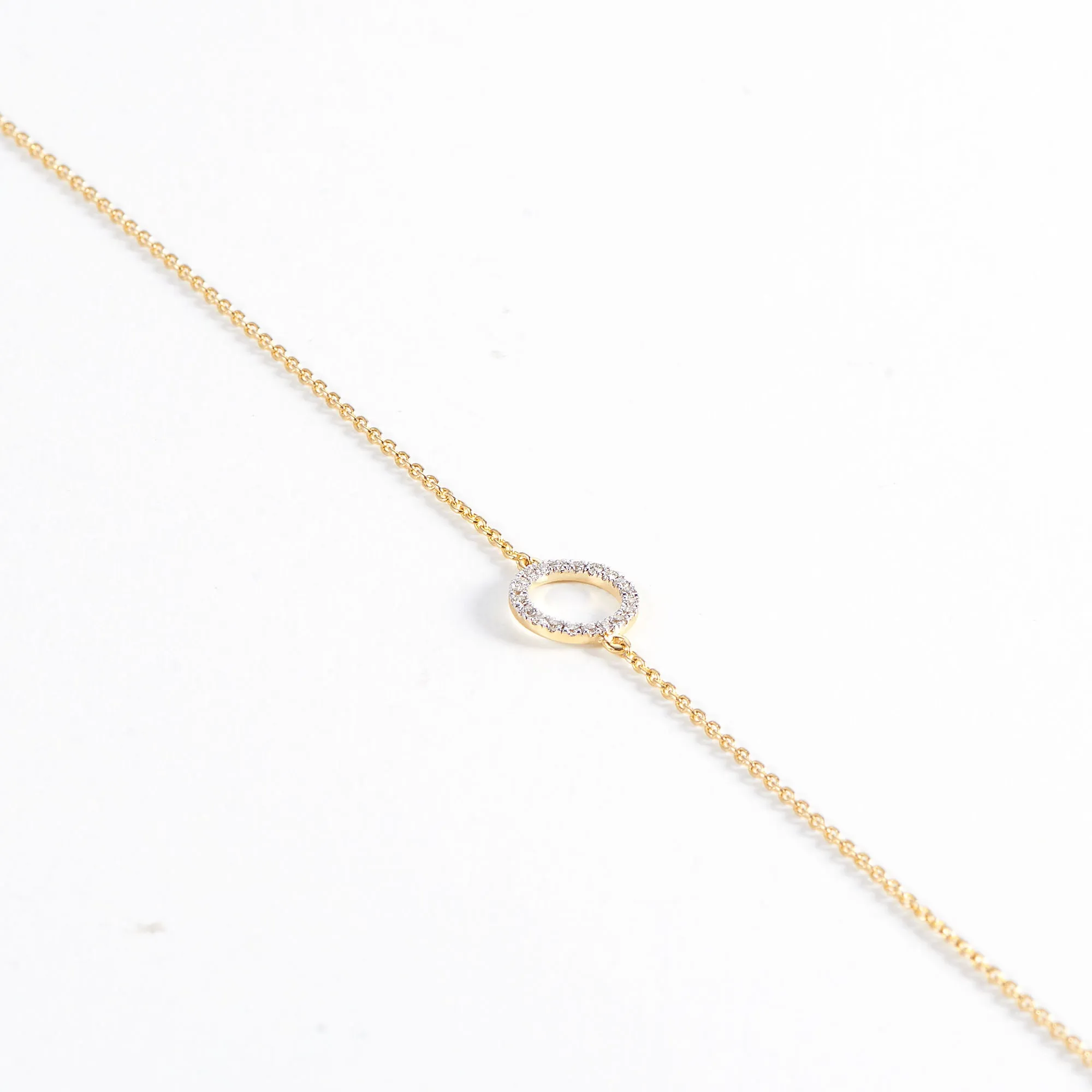 Circle 14K Gold Bracelet w. Diamonds