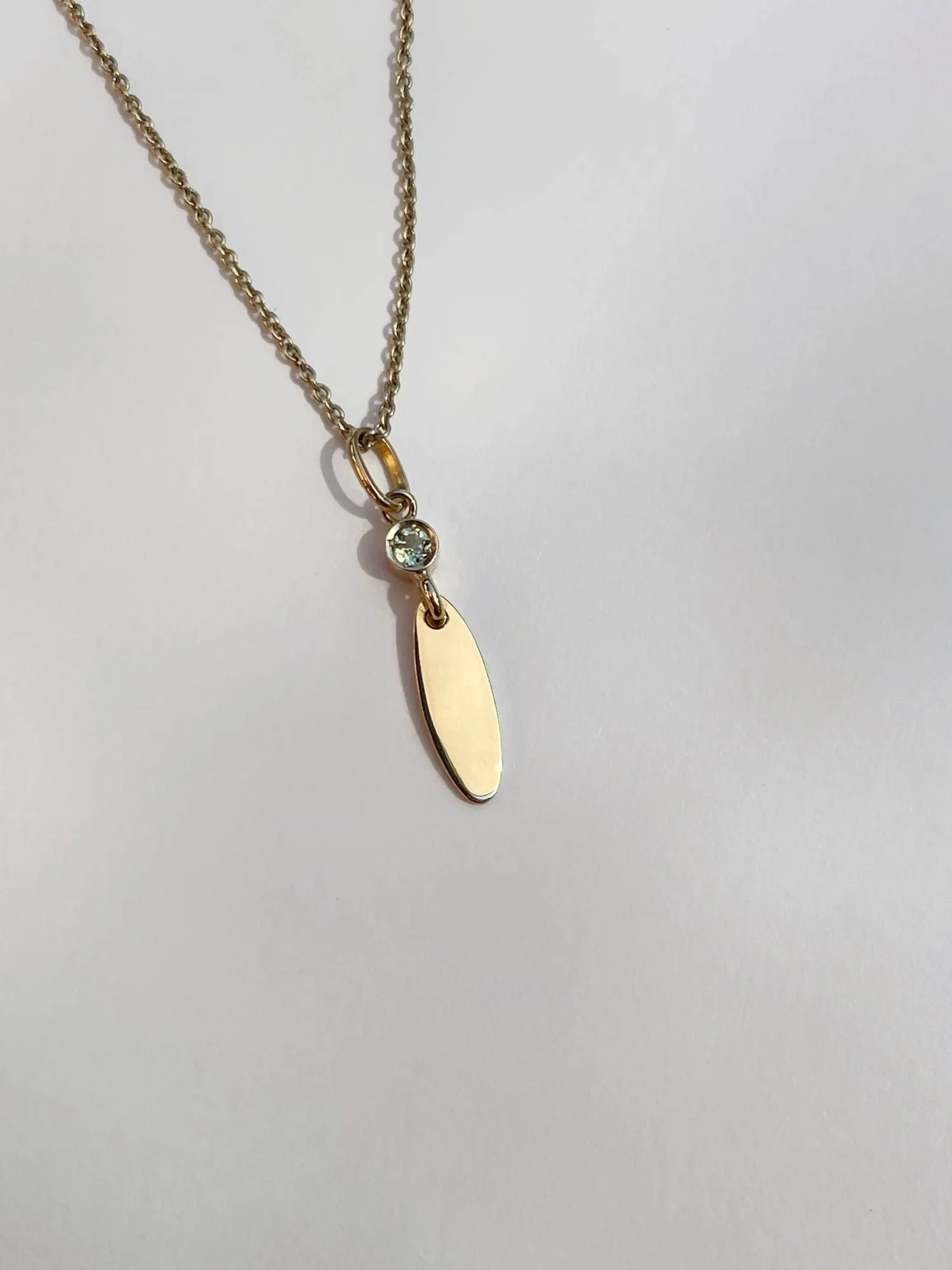 Coralie Grzes | Jeanne Amulet of August 18K Gold Necklace w. Peridot