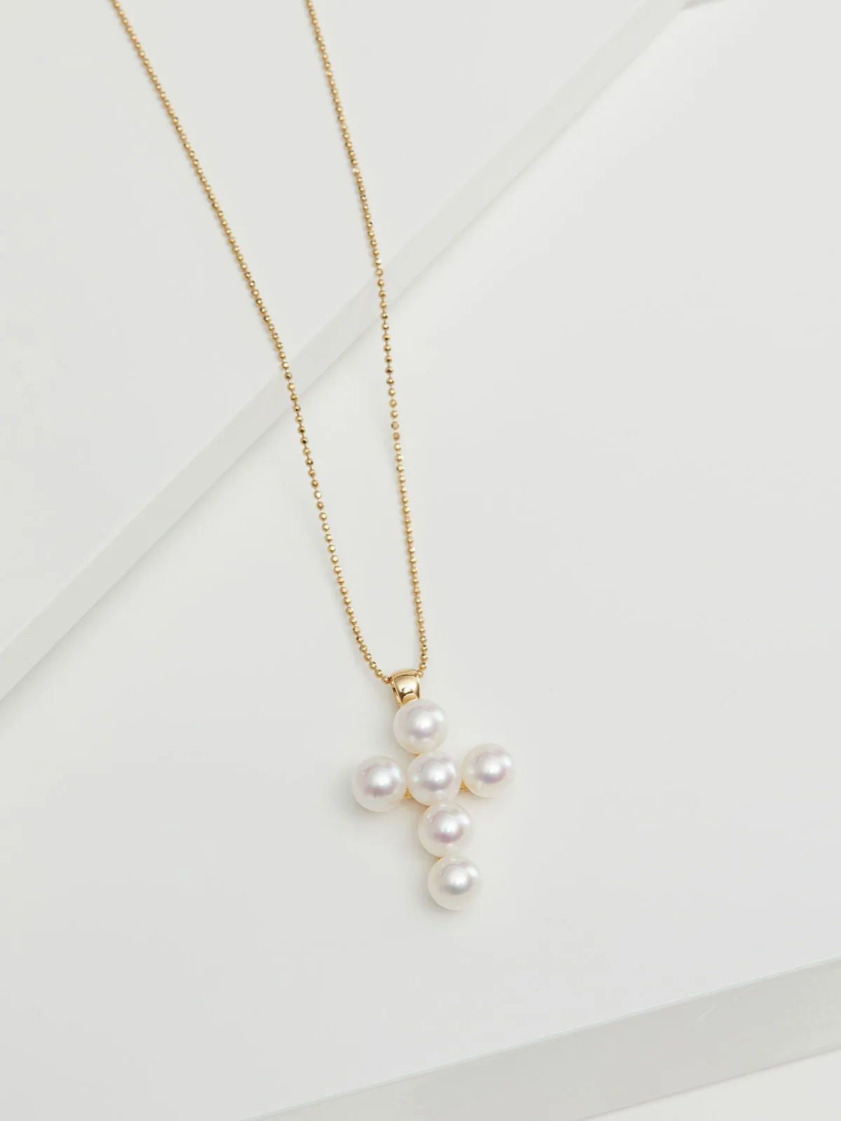 Cross 18K Gold Necklace w. Akoya pEARLS
