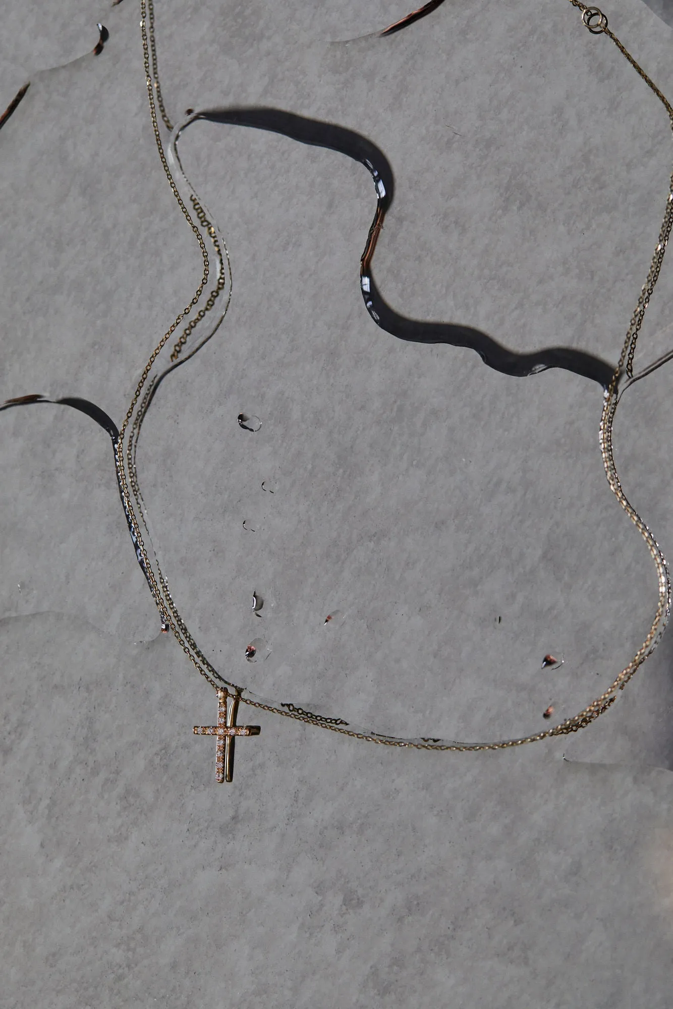 Cross Necklace 18K Gold Necklace w. Lab-Grown Diamonds
