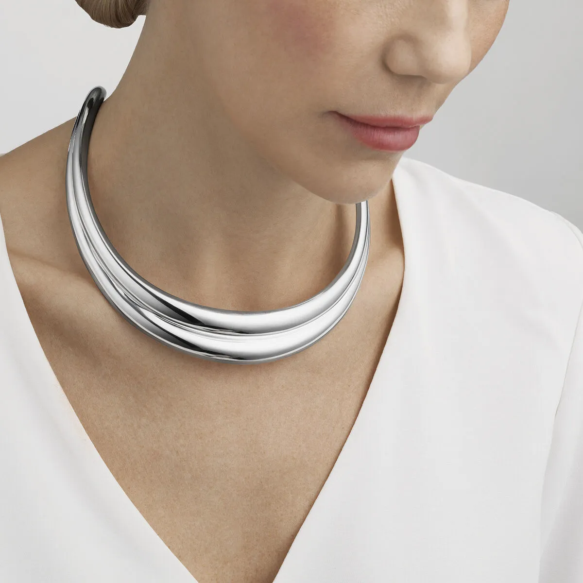 Curve Silver Neckring