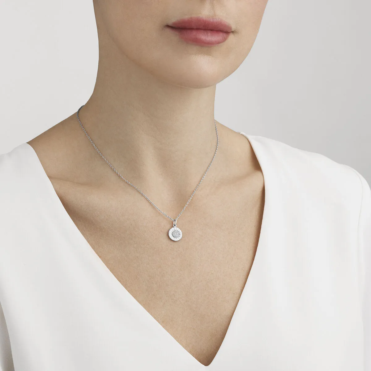 Daisy 110 mm. Silver Necklace w. Diamonds, 0.05 ct.