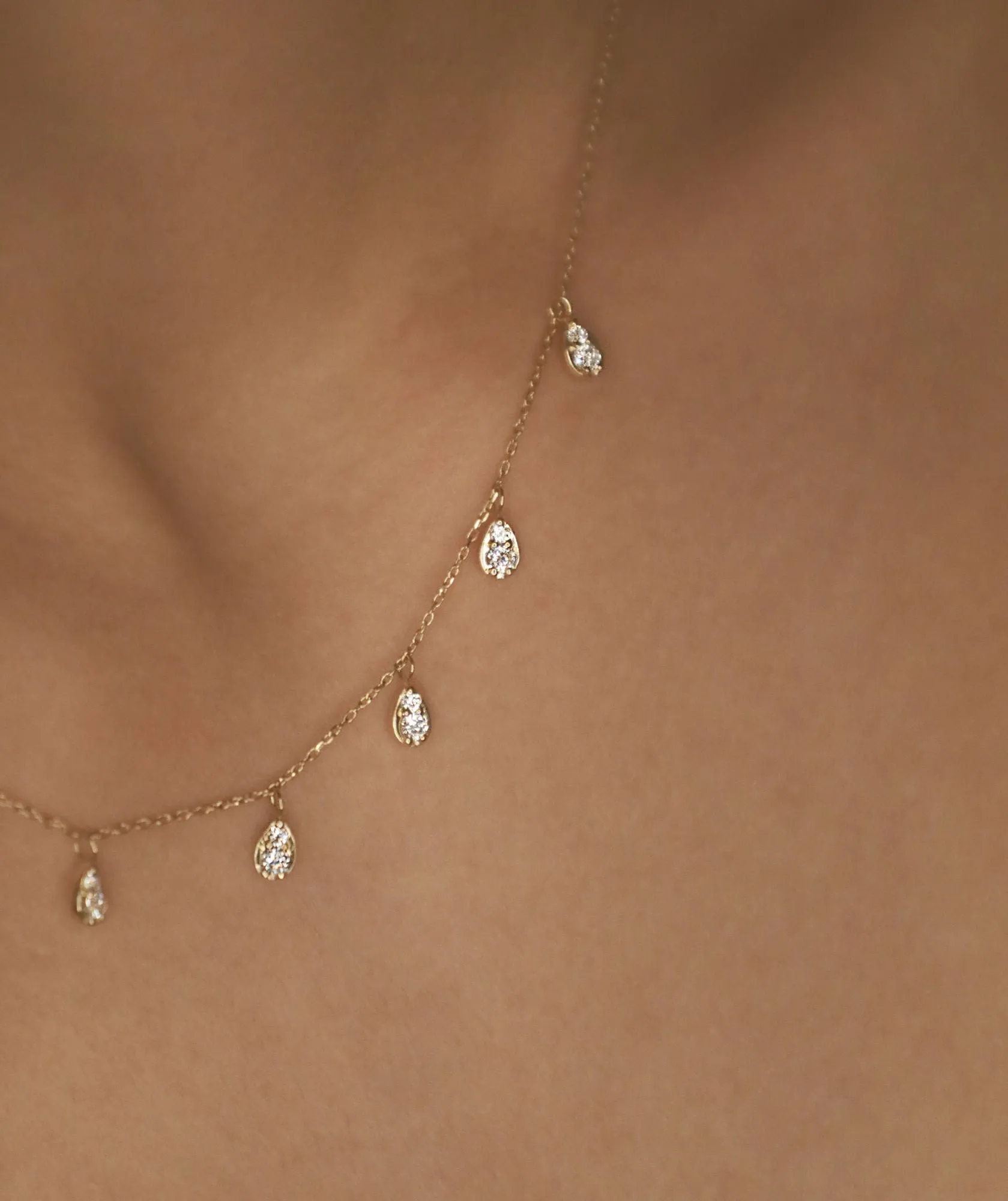 Dangling Pear 18K Gold Necklace w. Diamonds