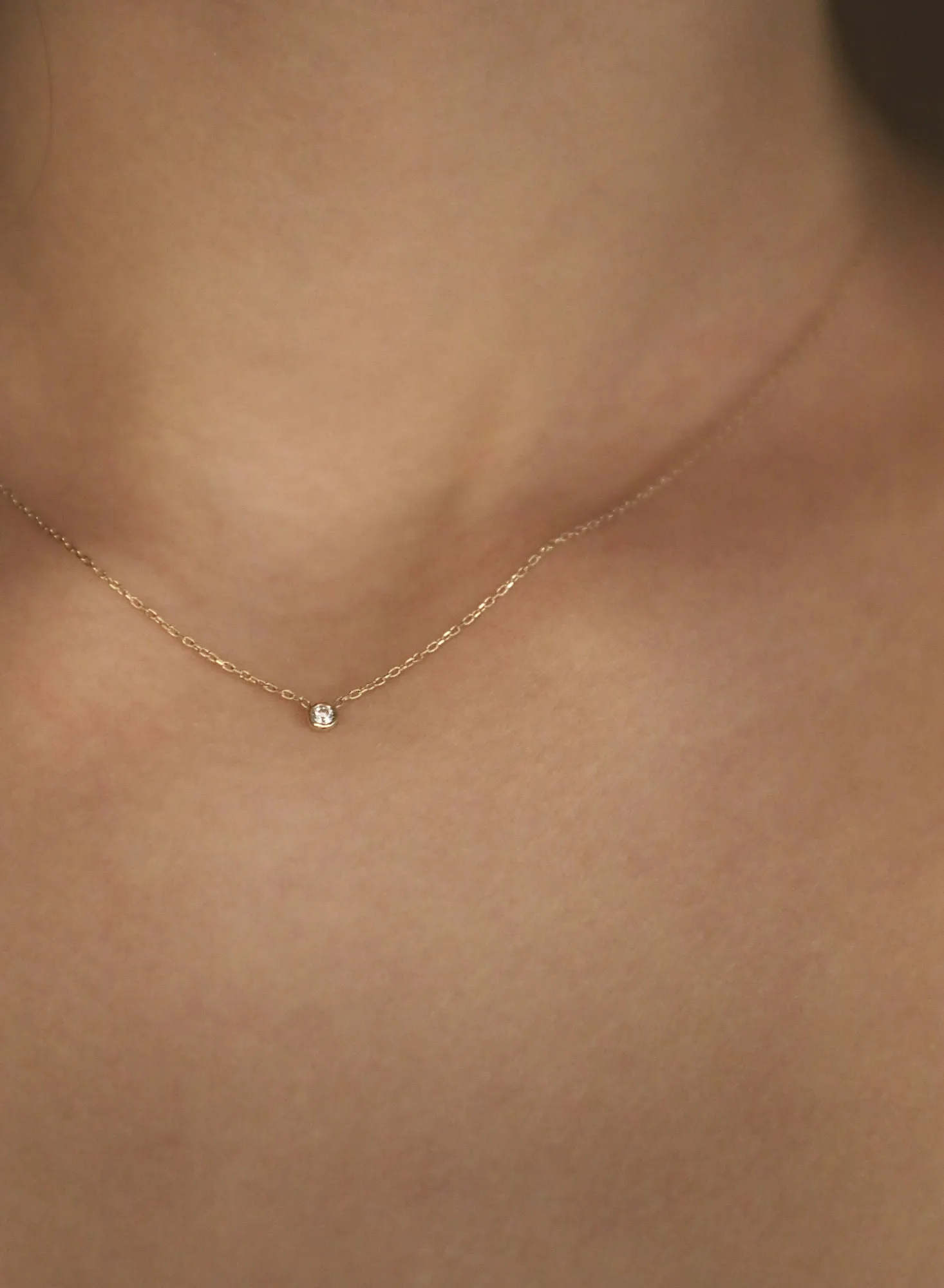 Dot 18K White Gold Necklace w. Diamond