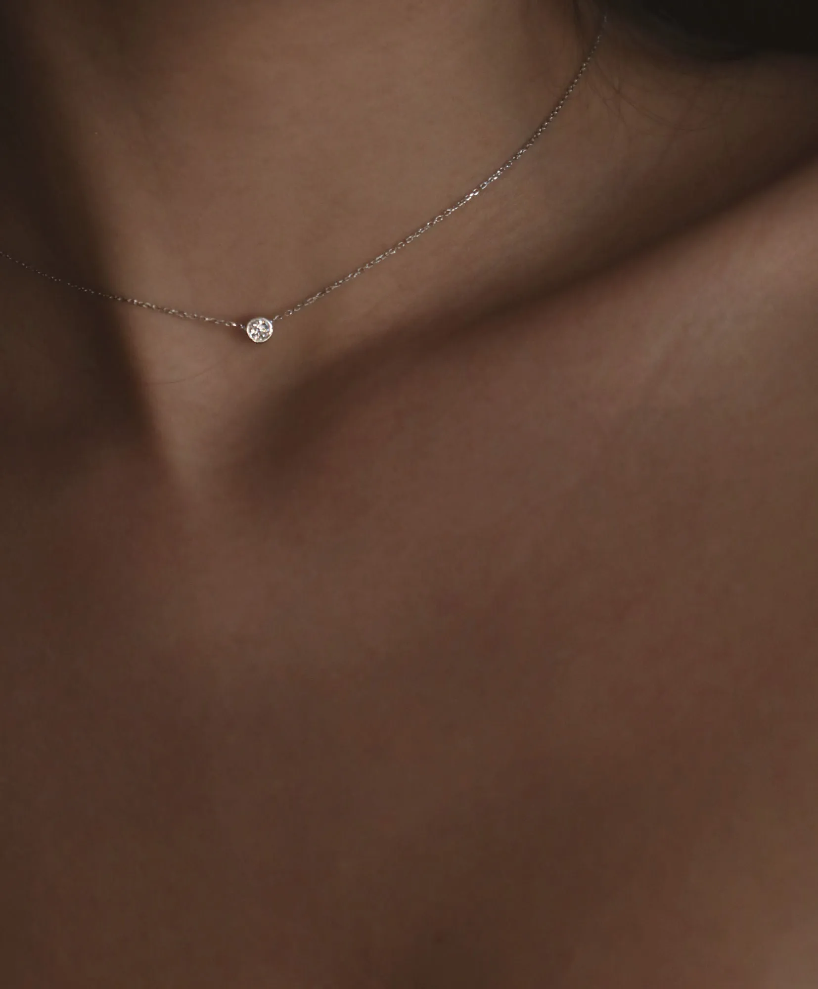 Dot 18K White Gold Necklace w. Diamond