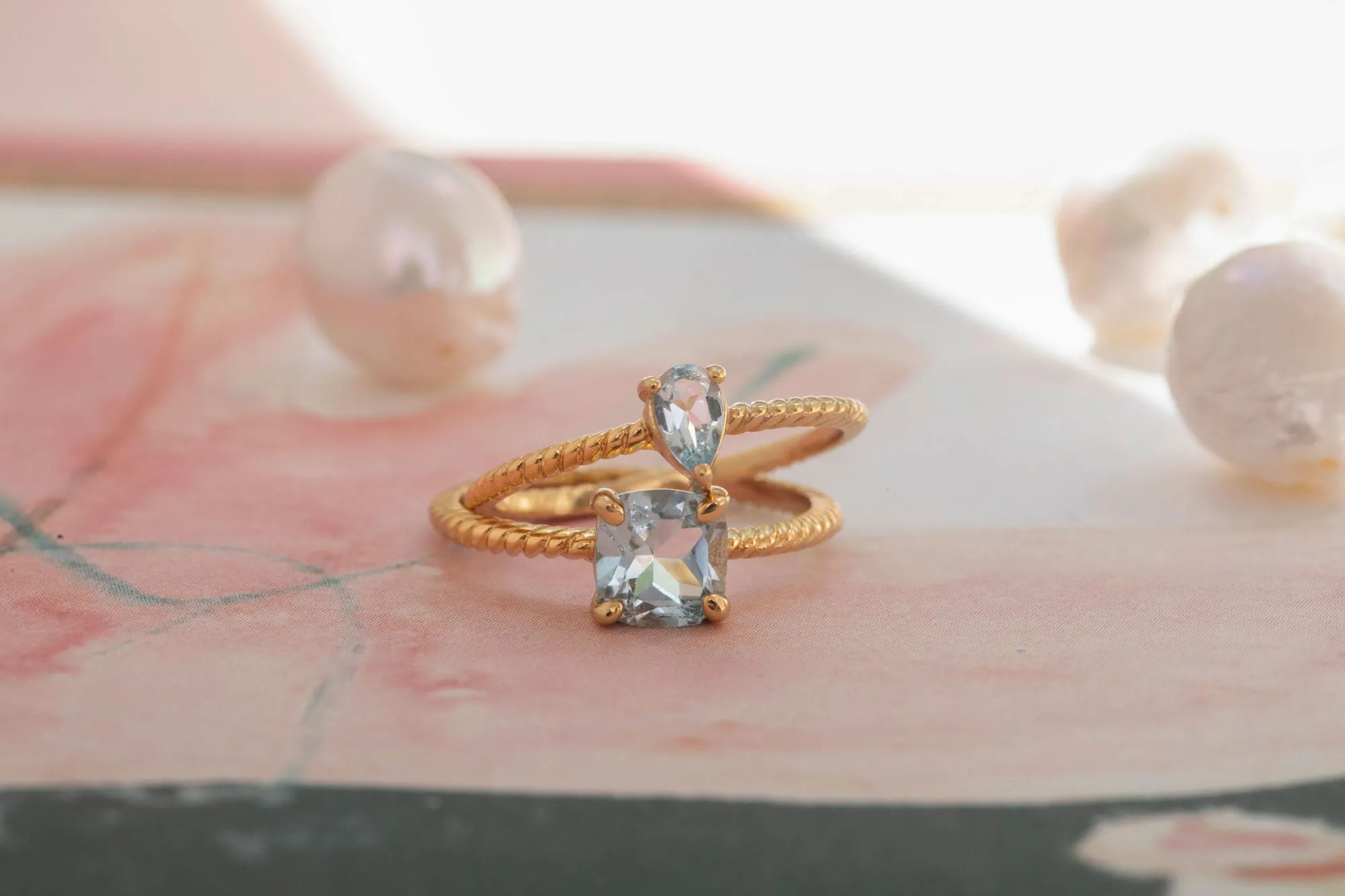 Gem Candy twisted Oval Blue 18K Gold Plated Ring w. Topaz