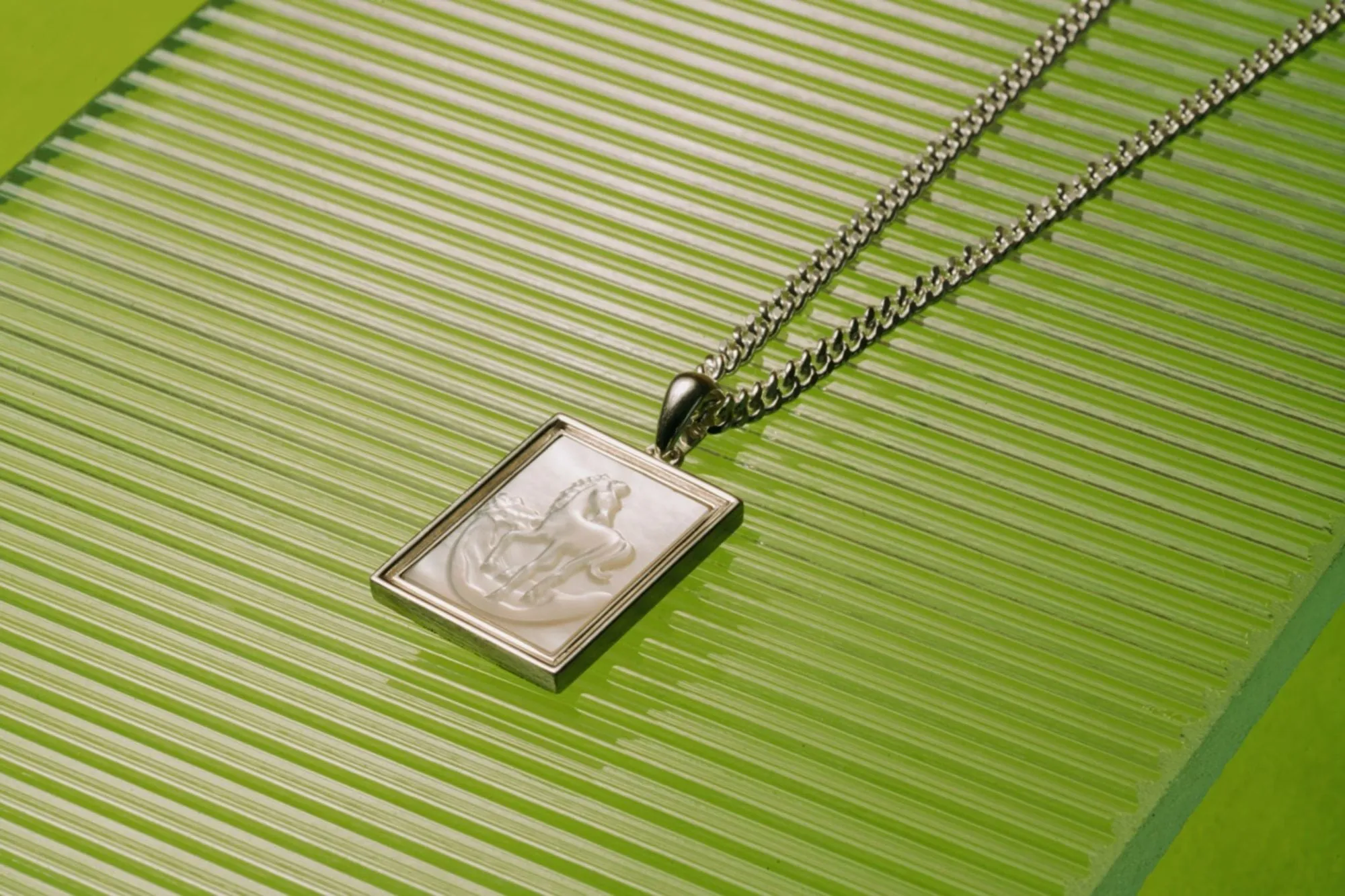 IX Valor Pendant