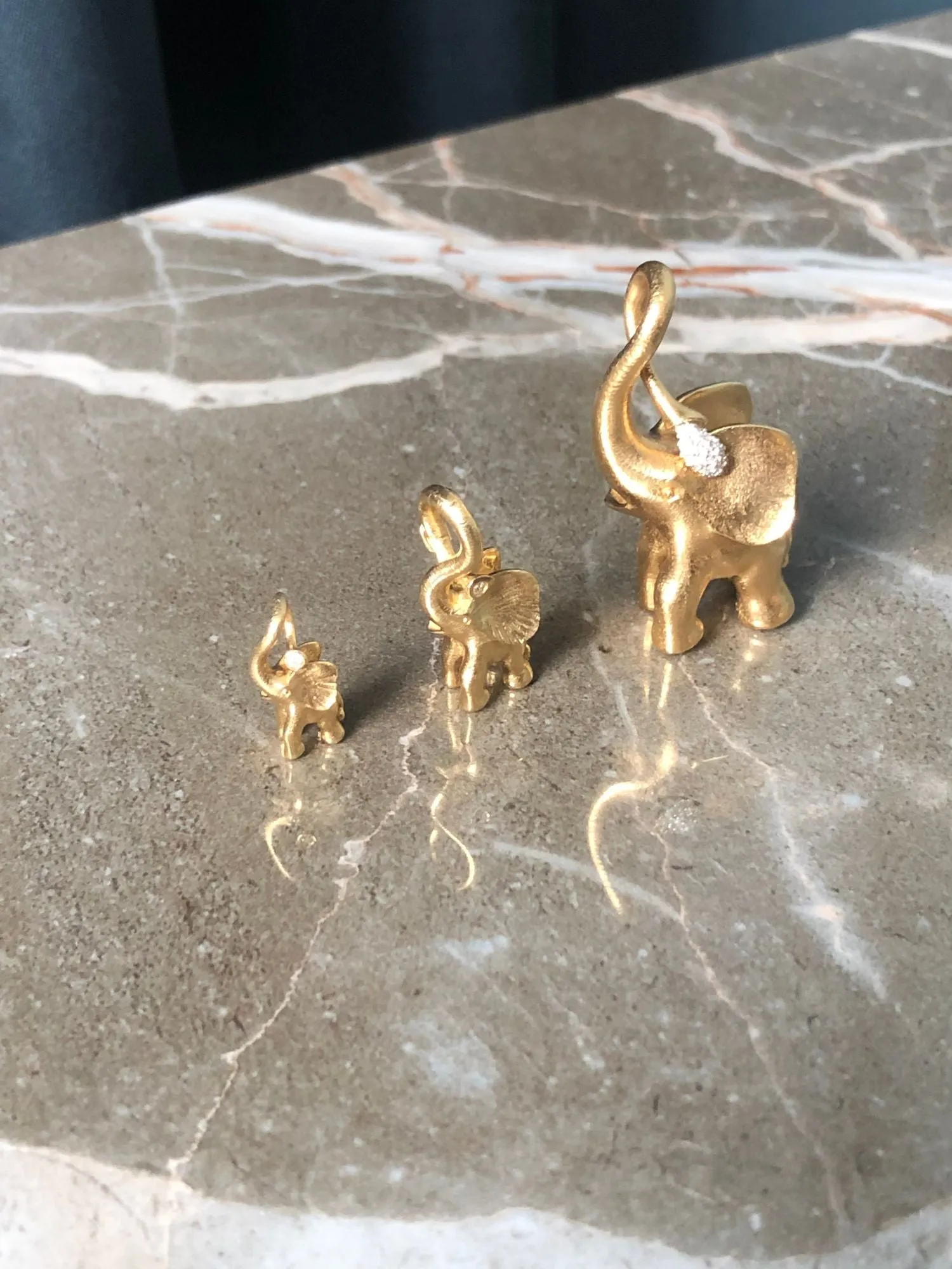 Large Elephant Charm 18K Gold Pendant w. Diamonds