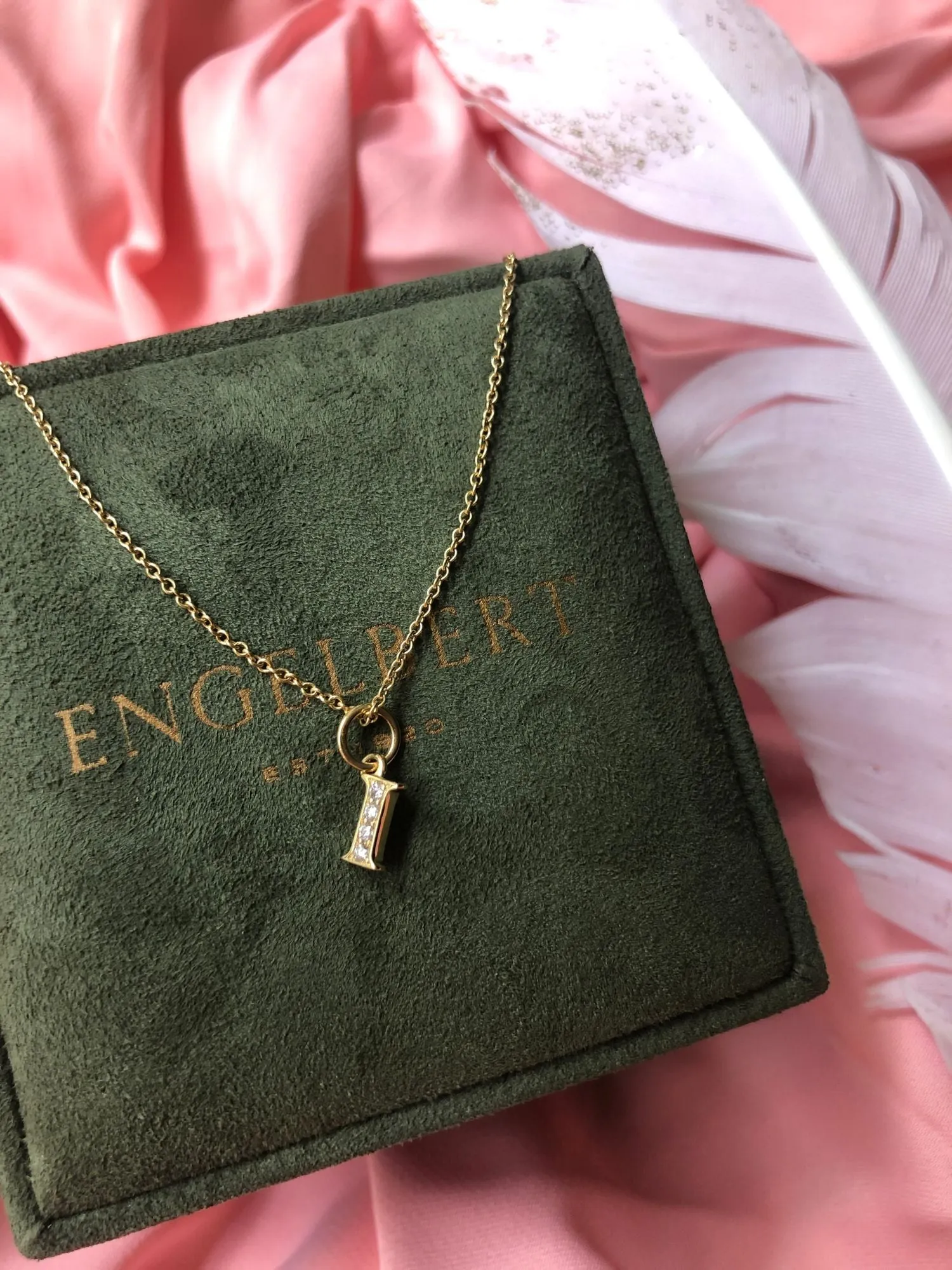 Love Letter P 18K Gold Necklace w. Diamonds