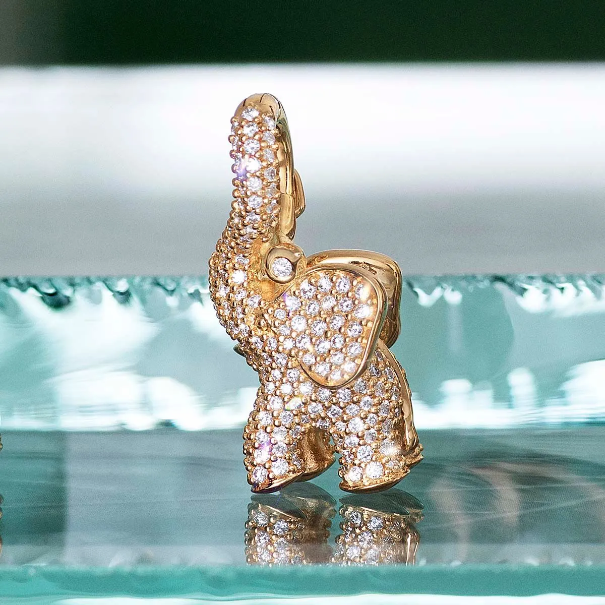 Medium Elephant Charm Pavé 18K Gold Pendant w. Diamonds