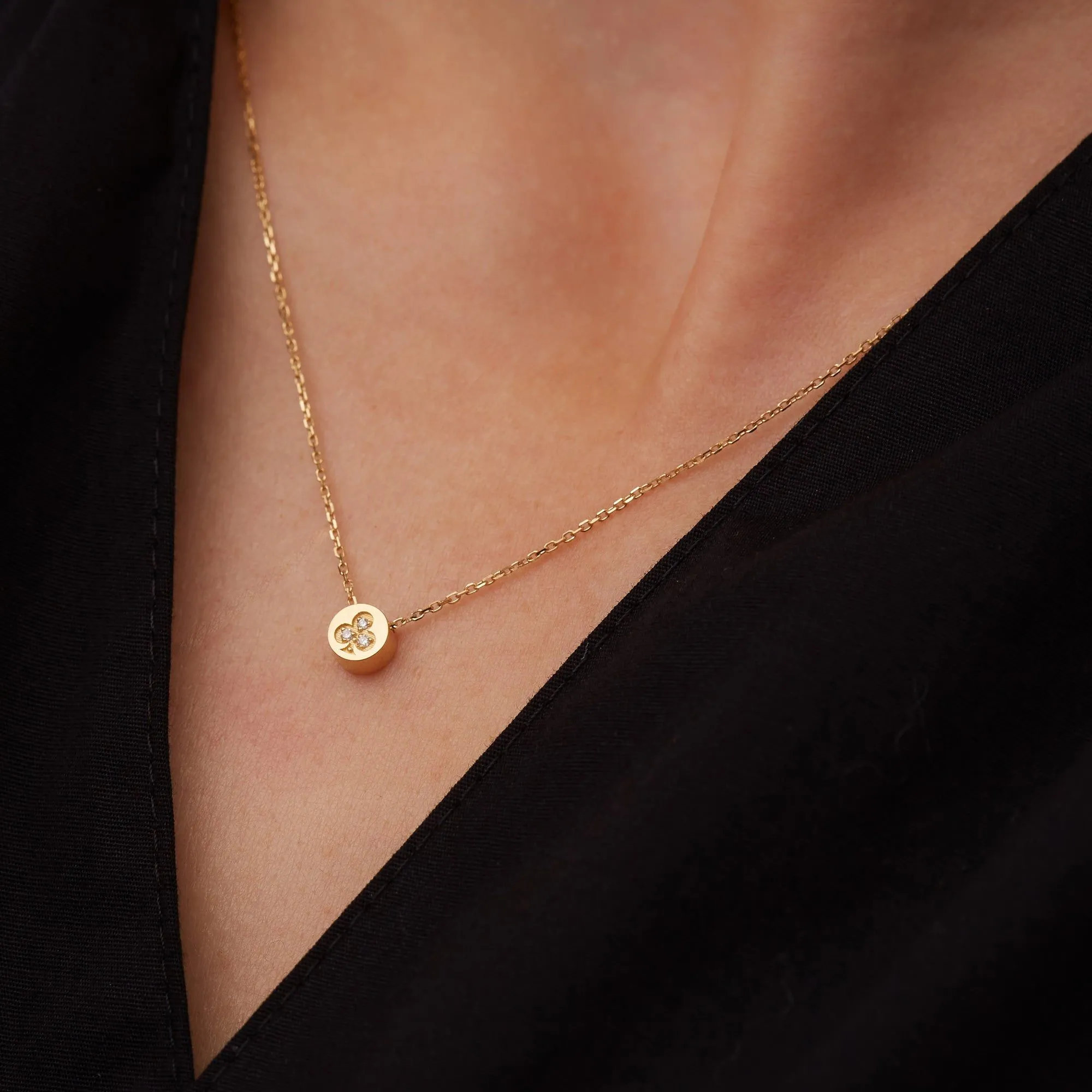 Modern Words Fine Clubs 18K Gold Necklace w. Diamond