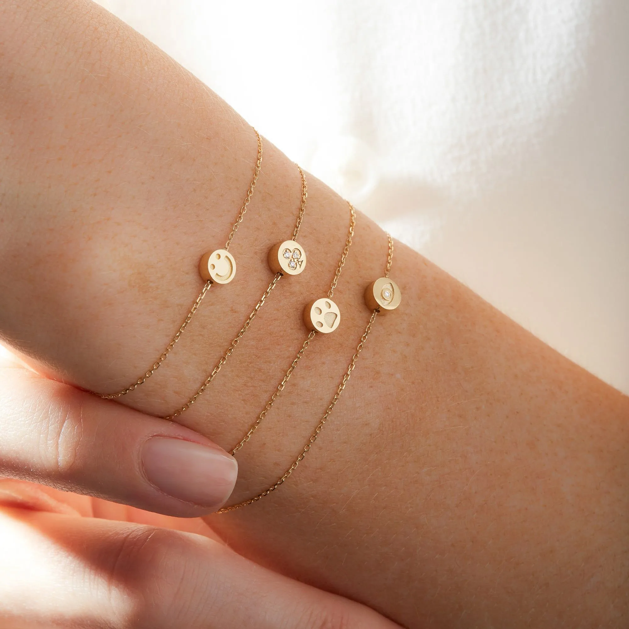 Modern Words Fine Crescent 18K Gold Bracelet w. Diamond