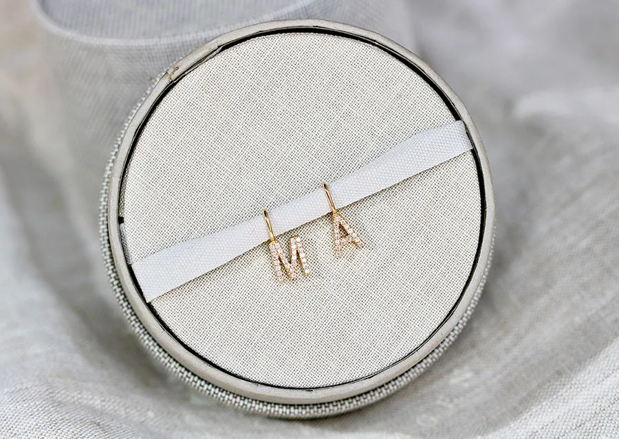 My E 18K Whitegold Pendant w. Diamonds