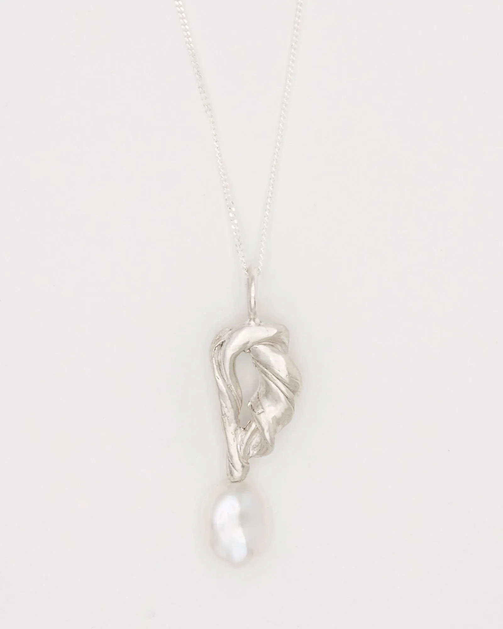 Perola Cumaru Silver Necklace w. Baroque Pearl