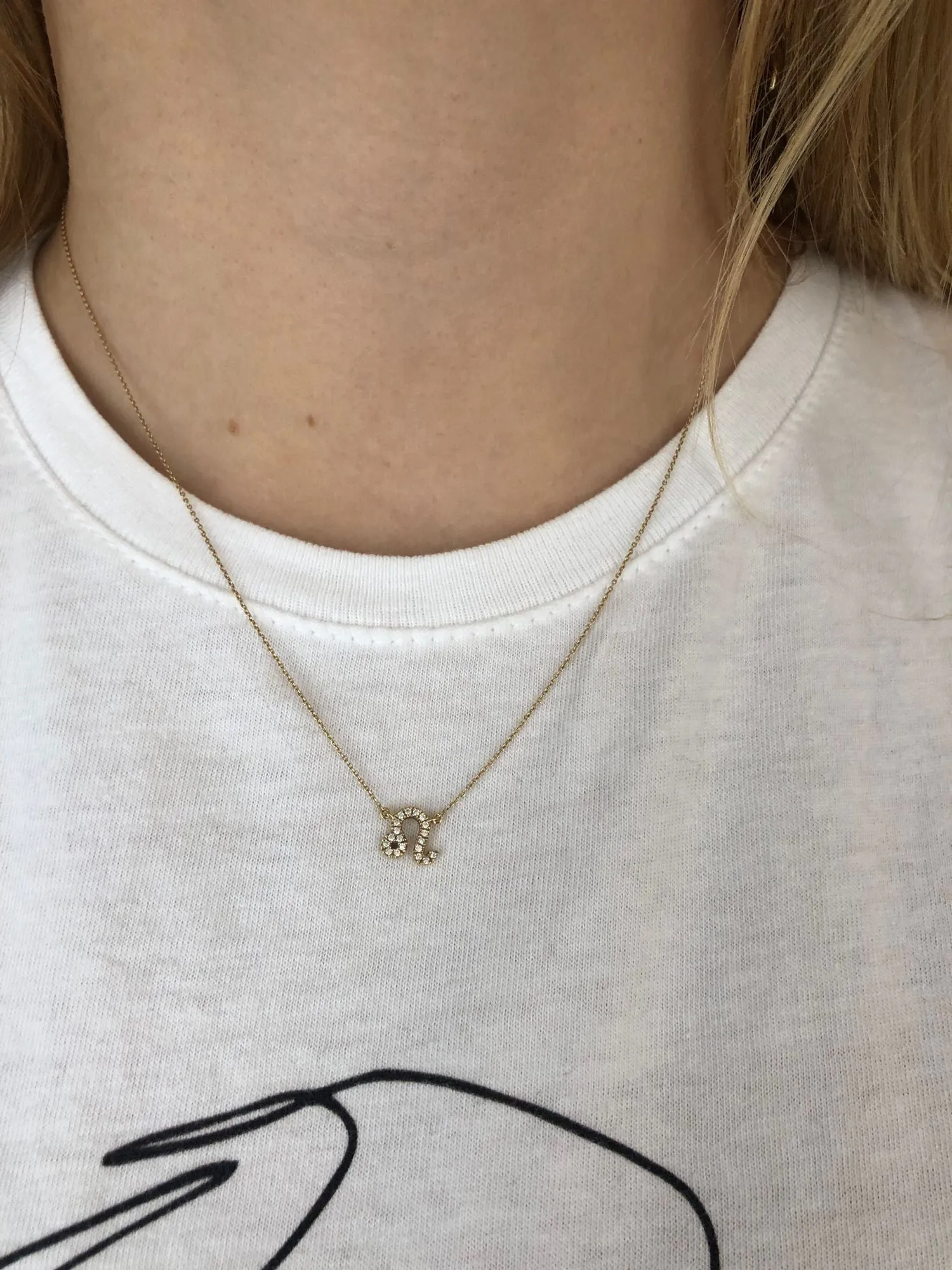 Petit Sign Leo 18K Gold Necklace w. Diamonds