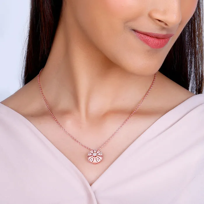 Rose Gold Vinca Pendant with Link Chain Giva