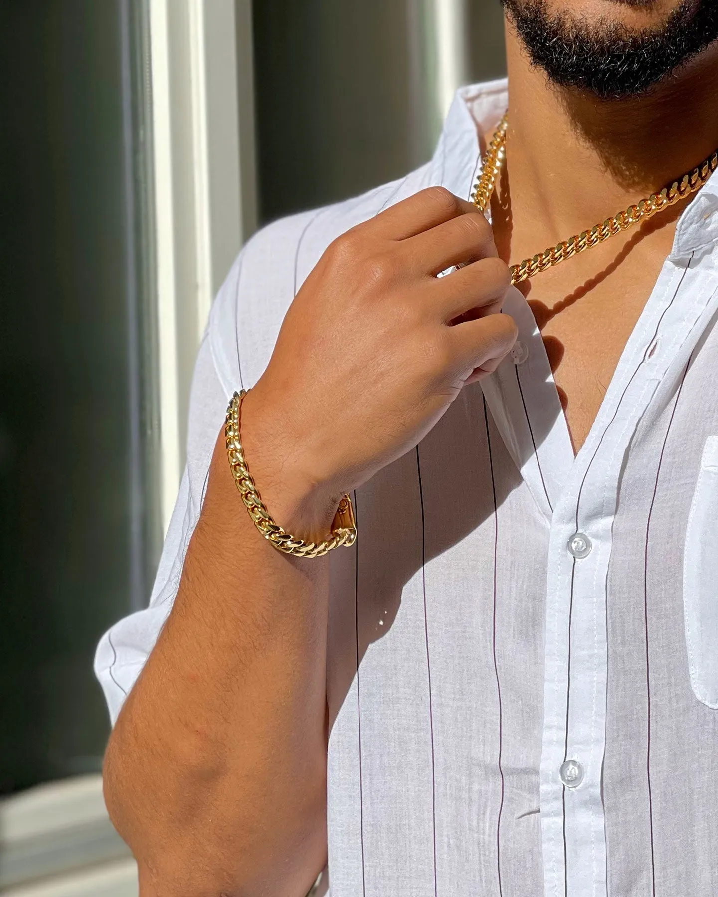 Saint Morta Cuban Link 8" 10MM Bracelet Gold