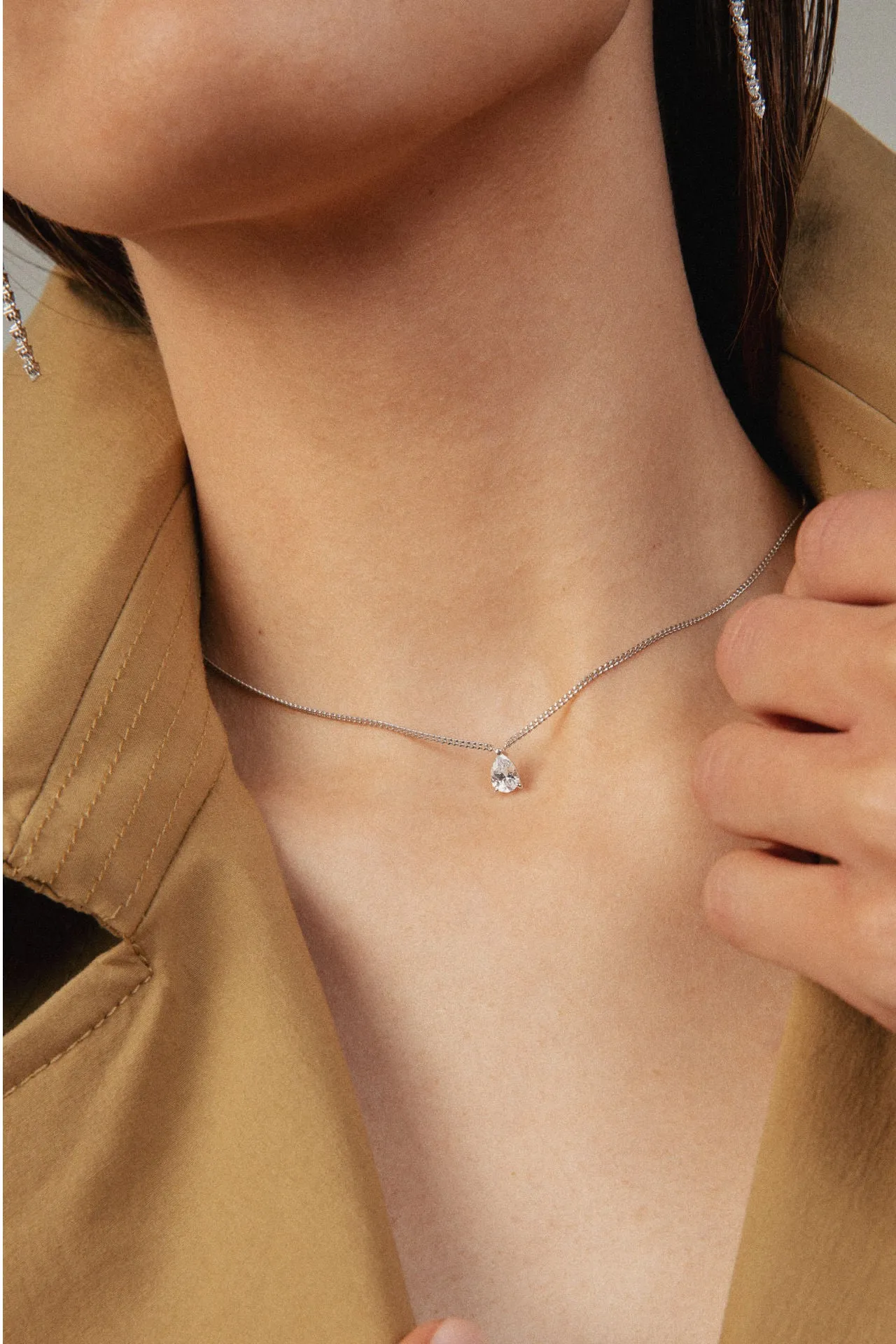 Solitaire Pear 18K White Gold Necklace w. Lab-Grown Diamond