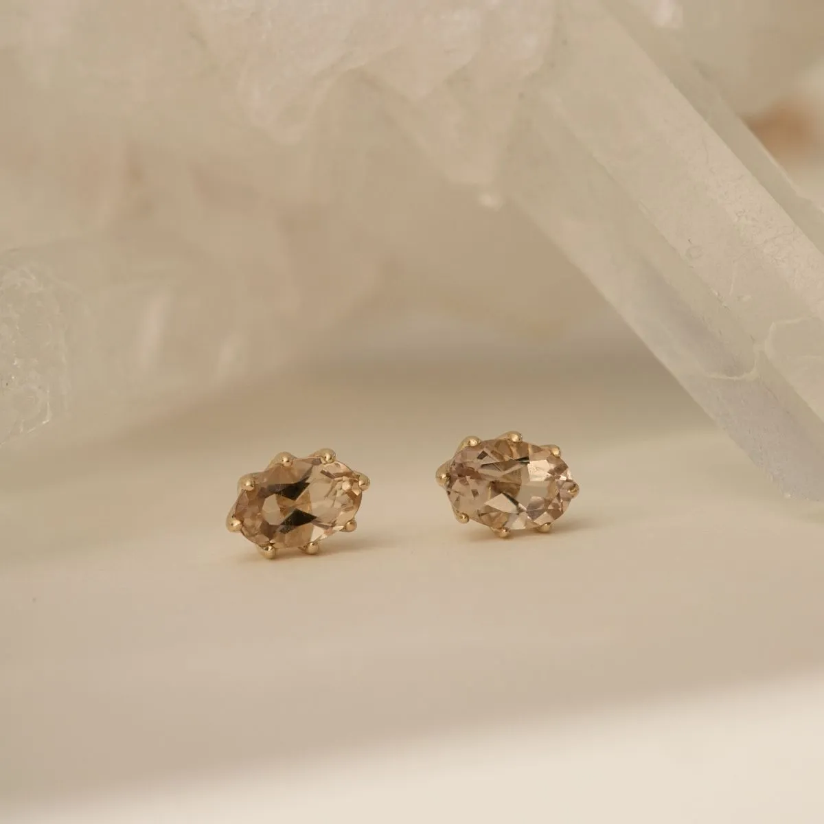 Stella 10K Gold Studs w. Champagne Quartz