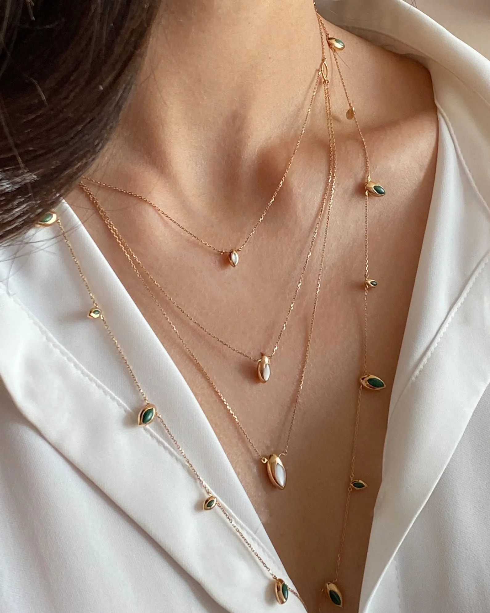 Swinging Triple Pendant 18K Rosegold Necklace w. Malachite & Pearl