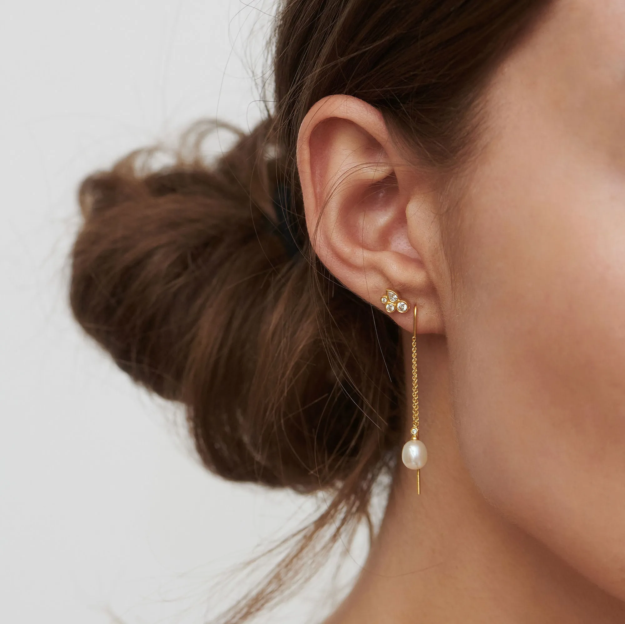 Tasha Chain Gold Plated Earrings w. White Pearl Zirconia & Crystal