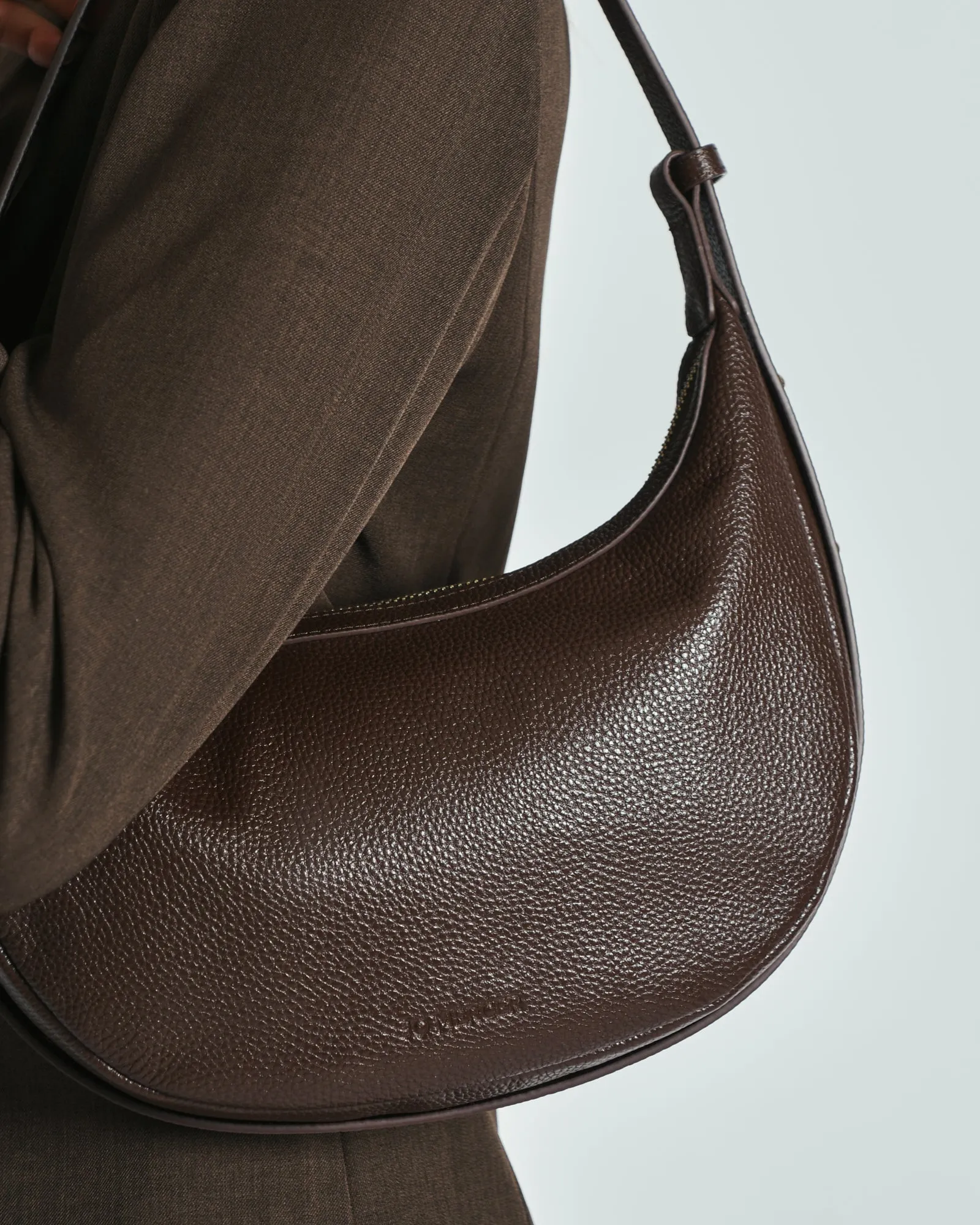 TAYA SHOULDER BAG BITTER CHOC LEATHER Jo Mercer