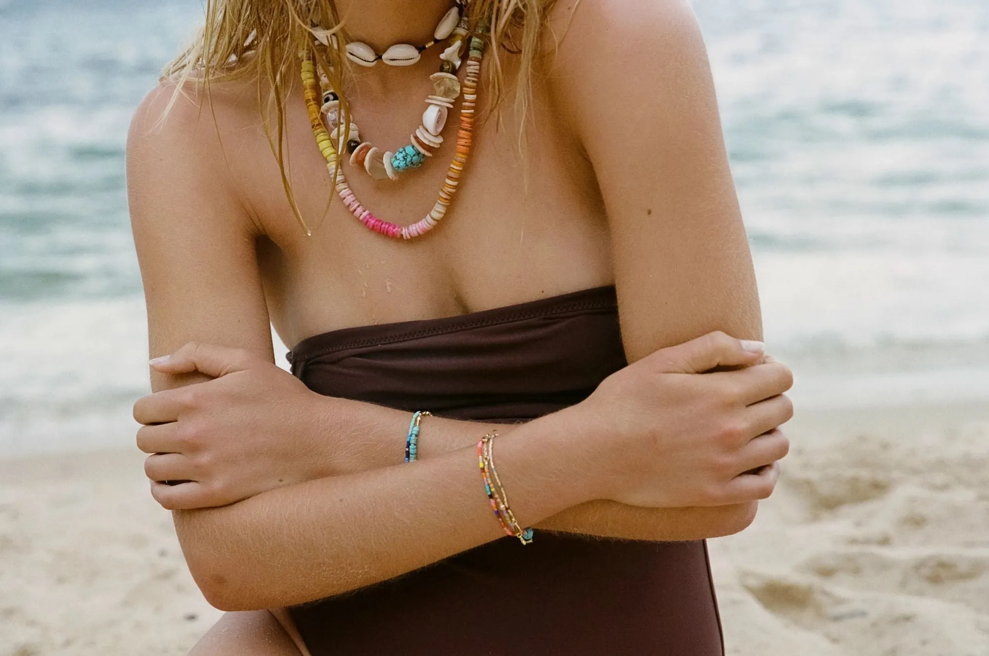 Tie-Dye Gold Plated Bracelet w. Blue Crush Beads