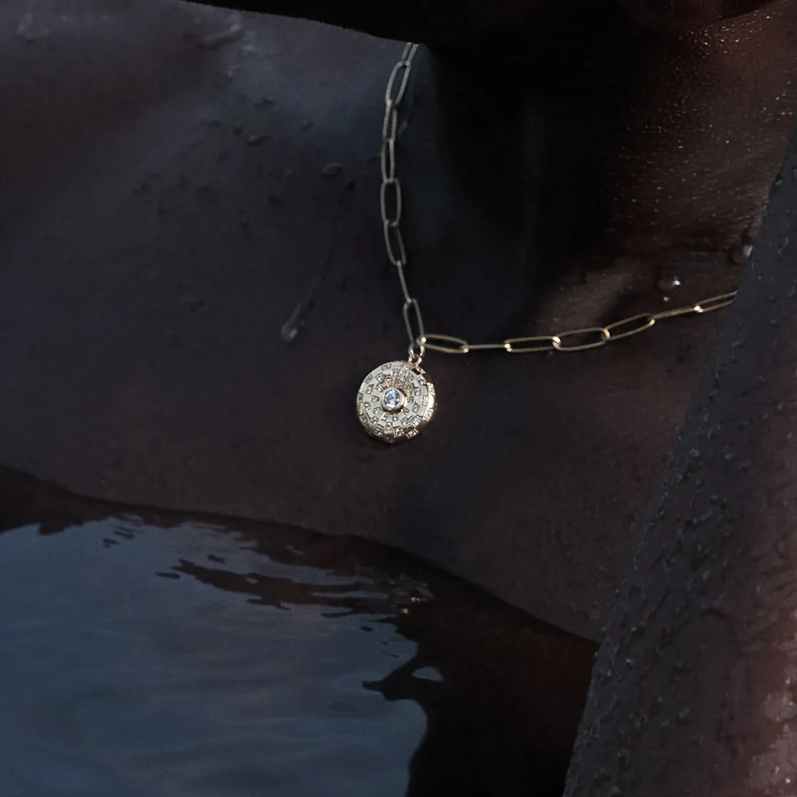 Toi et Moi Checkerboard 18K Gold Pendant w. Lab-Grown Diamonds
