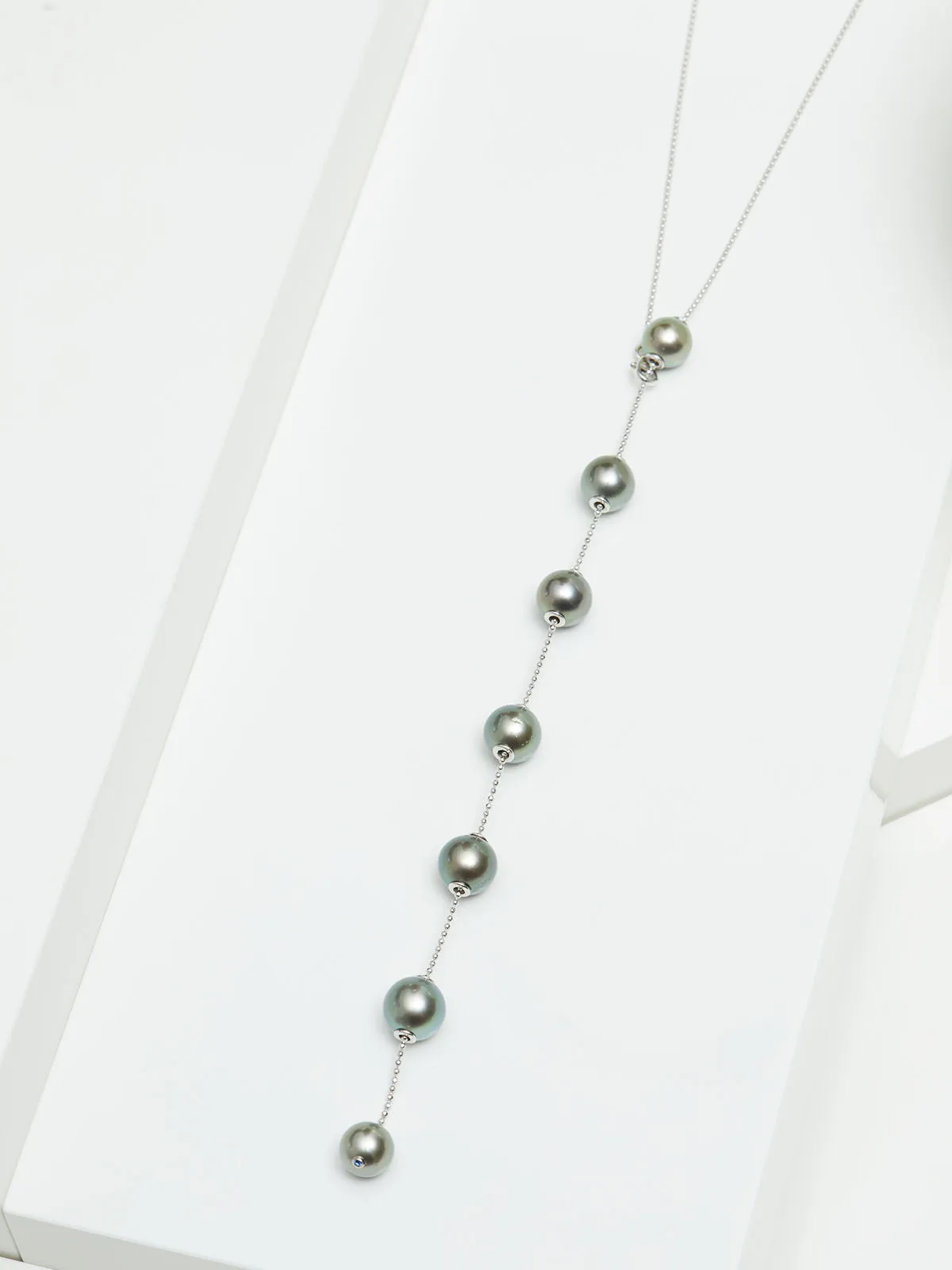 Transformable 18K Whitegold Necklace w. 7 Tahiti Pearls