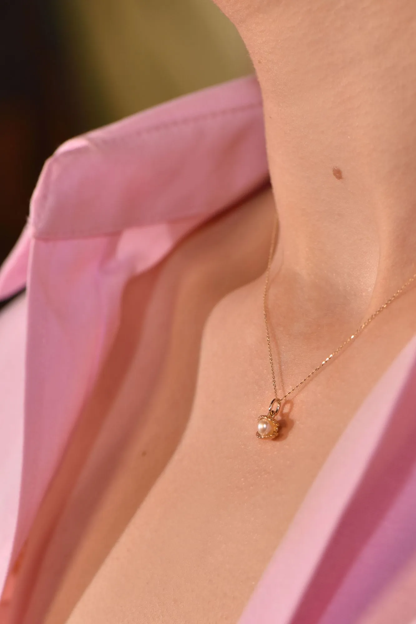 Venus Clam 14K Gold Necklace w. Pearl