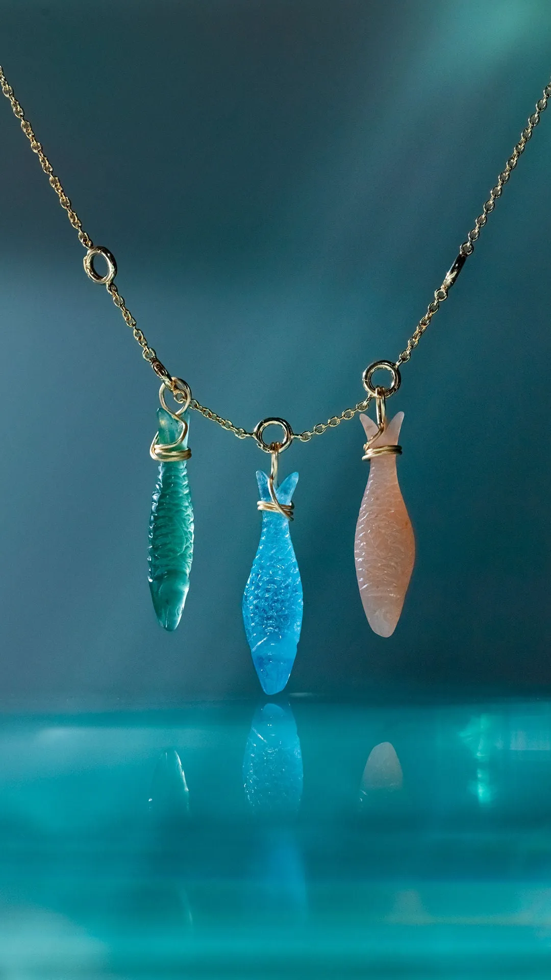 Young Fish 18K Gold Pendant w. Aquamarine Fish